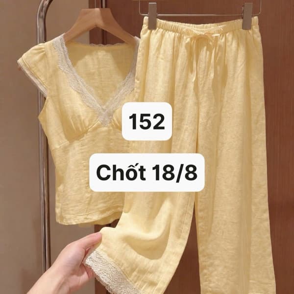 18/08 Set đồ ngue áo cổ tim-quần suông phối viền ren nữ #M180809 - Vàng - XL