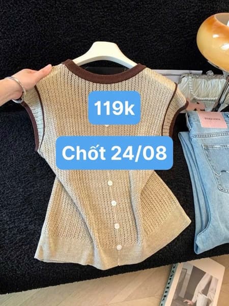 24/08 Áo len cổ tròn tay hến cúc lưng #N240830 - L