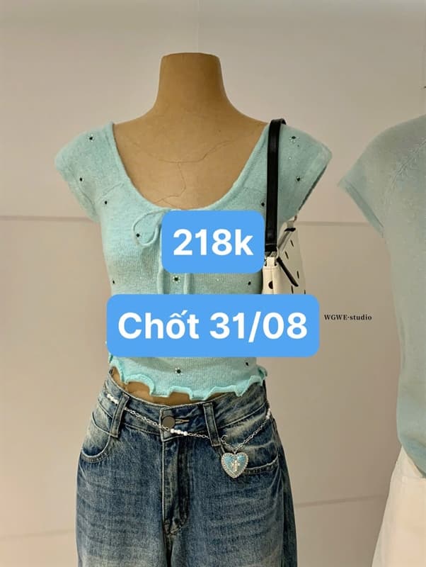 31/08 Áo len mongtoghi lửng cộc tay cổ vuông chấm bi hoa tone xanh ngọc #N31812